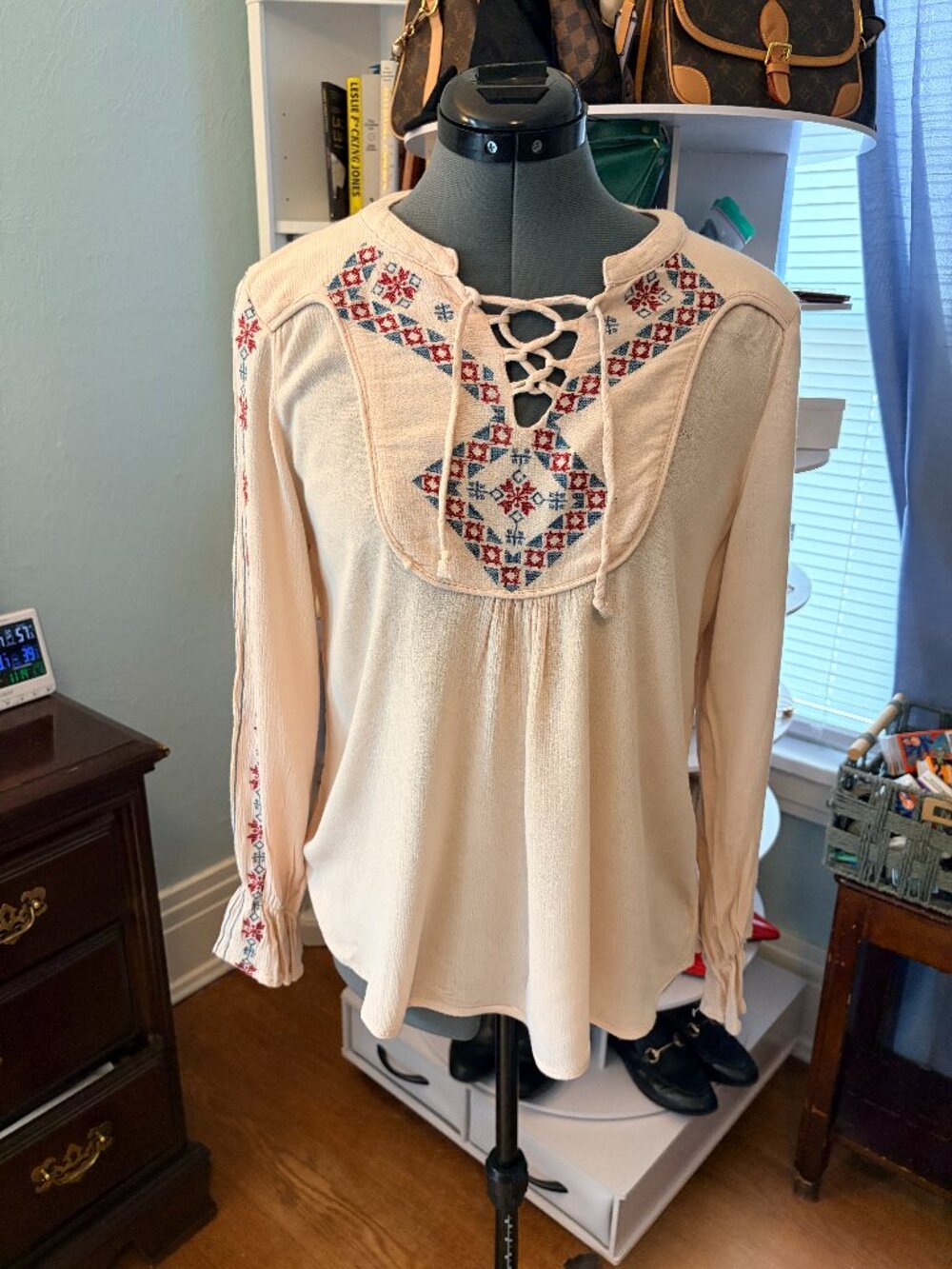 Hayden Los Angeles Embroidered Peasant Blouse Size Small Boho Festival Top Folk